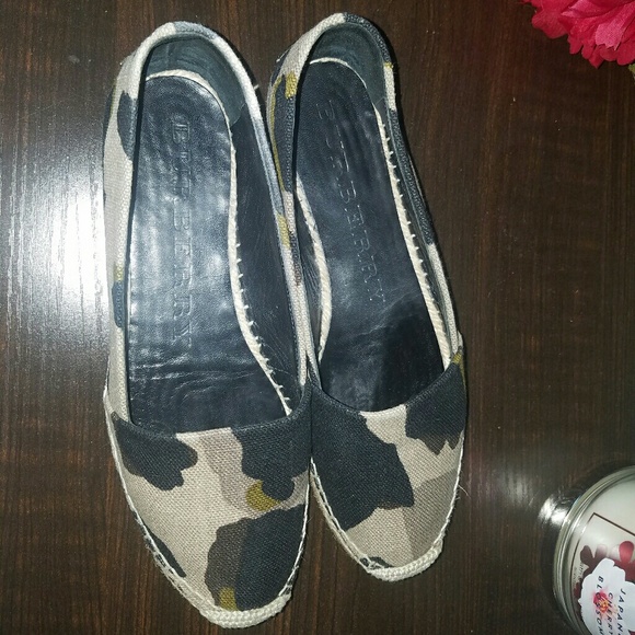 *RARE* Burberry Camouflage Espadrilles - Picture 1 of 5